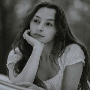 Meet your Posher, Kira